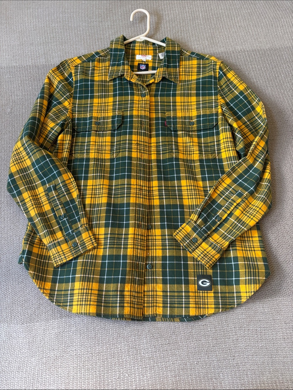 Levi's NFL Green Bay Packers Green and Yellow Plaid Button-Down NWOT